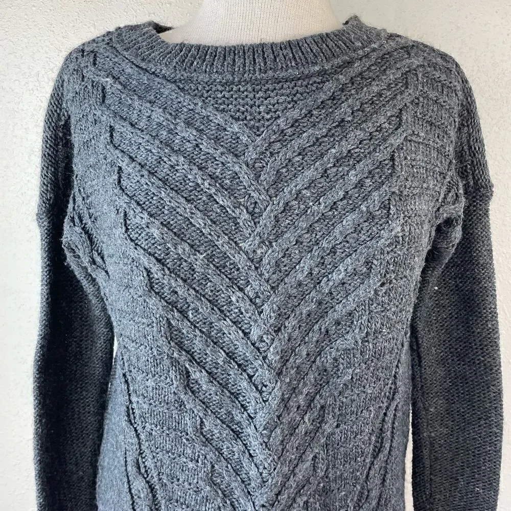 American Eagle Charcoal Gray Wool Blend Sweater Size XS EUC